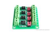 Image d’un module d’isolement optocoupleur avec circuit vert et bornes canaux PC817