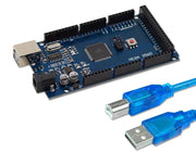 Image d’une carte MEGA 2560 R3 avec puce CH340 et câble USB, version améliorée