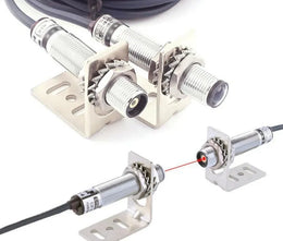 Photo d’un capteur de lumière laser M12 interrupteur photoélectrique avec montages pour faisceau traversant