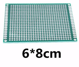Plaque perforée 6*8cm double face en vert avec de nombreux trous
