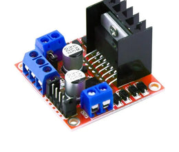 Circuit imprimé rouge avec connecteurs bleus et dissipateur thermique pour l298n pont