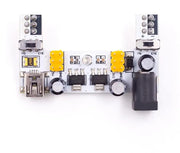 Circuit imprimé avec composants pour module d’alimentation 3.3V/5V sur plaque d’essais